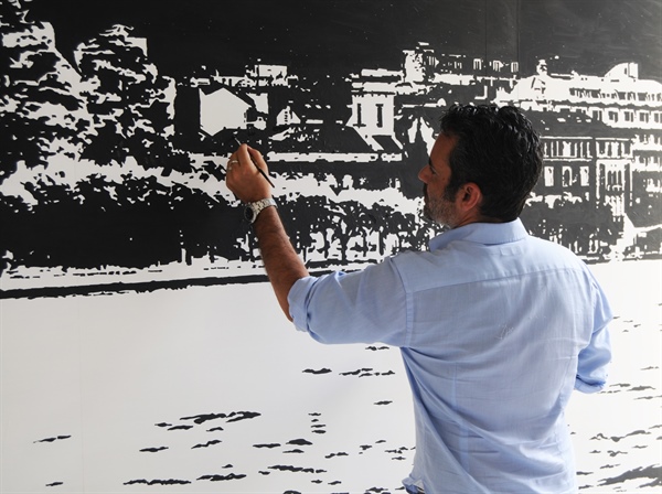 “SKYLINE COMO XL TXT 2015”: das neue Kunstwerk von Fabrizio Musa für den Palazzo Mercatores