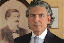 Prezydent Republiki Mattarella wręcza naszemu przewodniczącemu Aram Manoukian odznaczenie "Cavaliere del Lavoro" - Rycerz Pracy