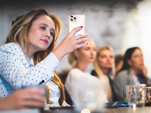 Chrèon epuizează stocul în România cu proiectul Color Trainer Young Casa